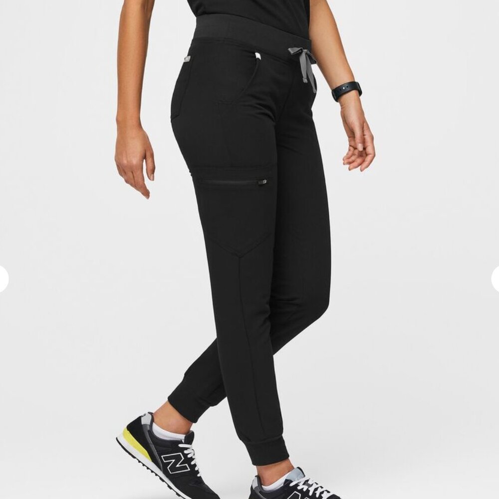 Figs Zamora Joggers Small Tall Black